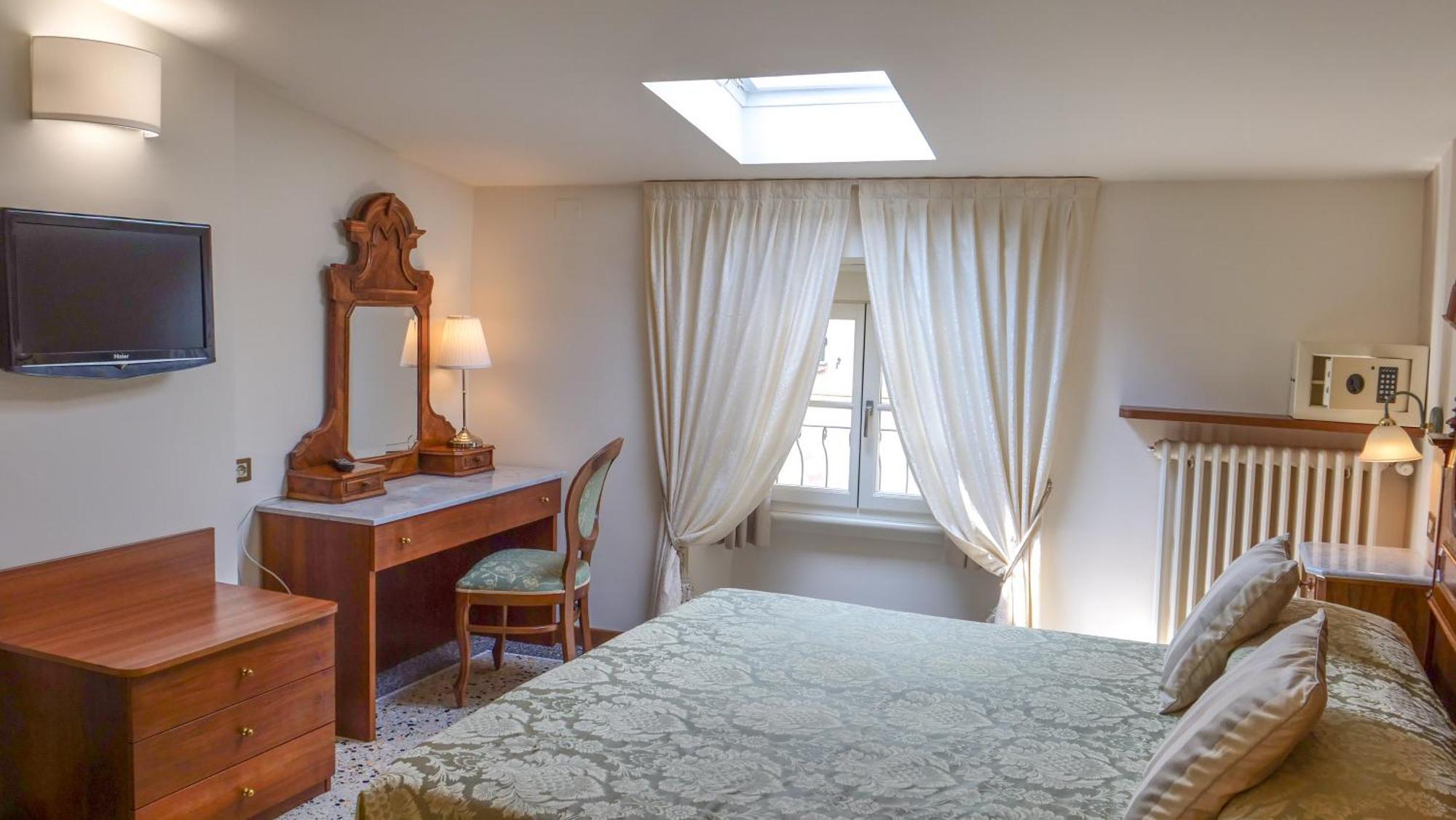 Hotel Du Lac Gargnano Habitación foto